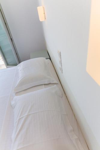 Foto de una habitación de Roses Beach Hotel