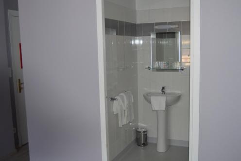 Foto del baño de Hôtel Restaurant Le Bellevue