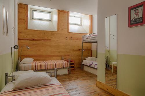 Foto de una habitación de This Is Lisbon Hostel