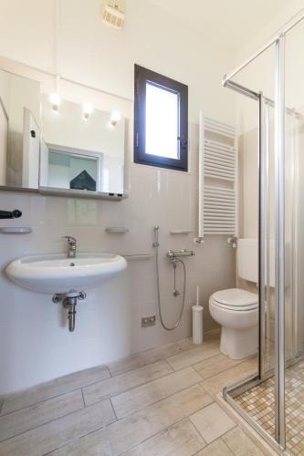 Bathroom – L&amp;#039;Approdo Hotel