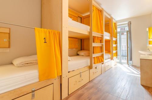 Foto de una habitación de Yes Lisbon Hostel