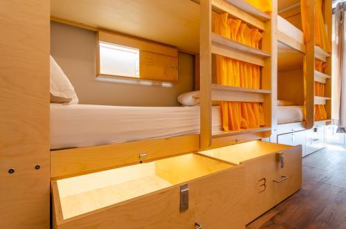 Foto de una habitación de Yes Lisbon Hostel