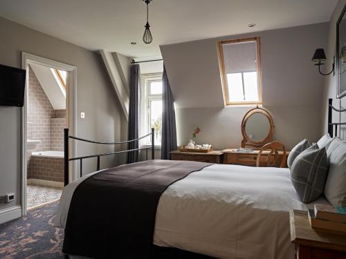 Room – Hotel Cotswold Grange