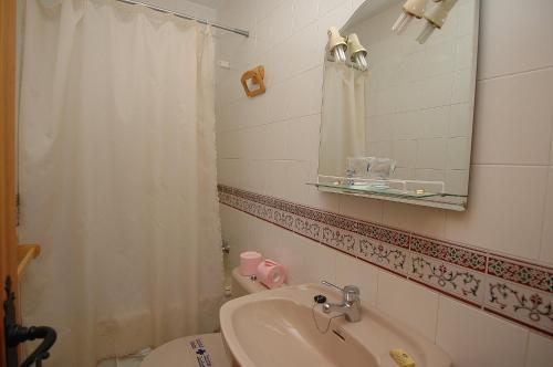 Foto del baño de Apartamentos Turísticos Rural Los Tinaos