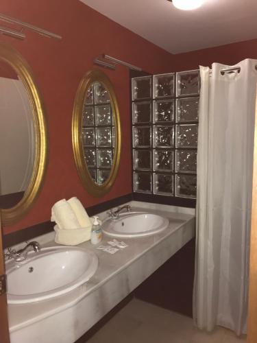 Bathroom – Casa Rural La Plazuela