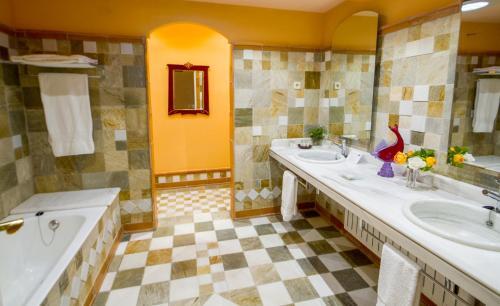 Foto del baño de Hotel La Torre del Visco - Relais &amp;amp; Châteaux