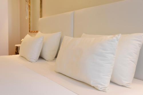 Foto de una habitación de Hotel Sundial Gardens &amp;amp; Suites