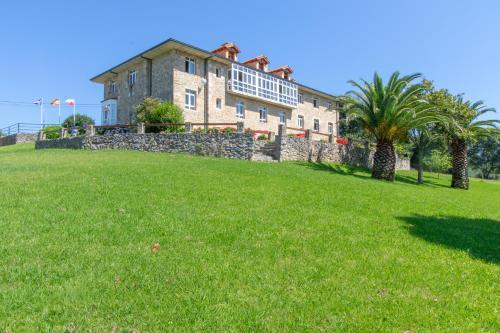 Foto del exterior de Hotel Dunas de Oyambre