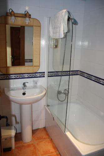 Foto del baño de Hotel Bardal de Huerta