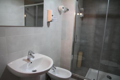 Foto del baño de Pensión Acella