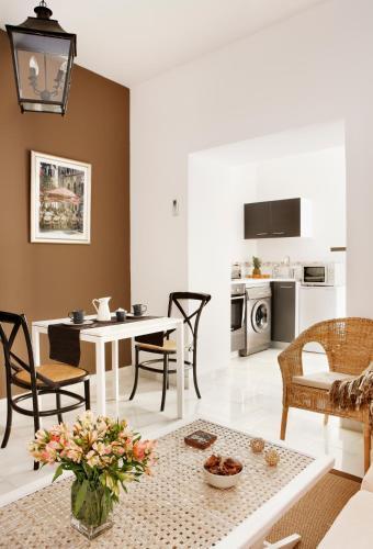 Foto de restauración de Apartamentos Mariscal