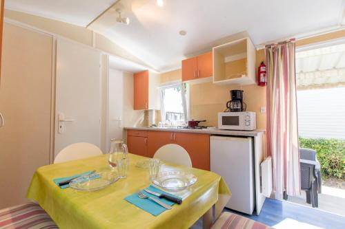 Foto de una habitación de Camping le Roucan West