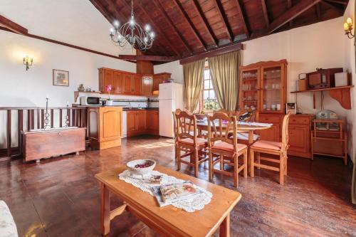 Foto de una habitación de Casas y chalets El Pósito