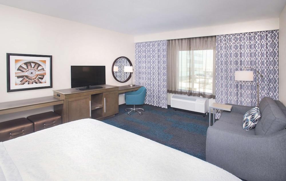 Foto de una habitación de Hotel Hampton Inn &amp;amp; Suites LAX El Segundo, CA