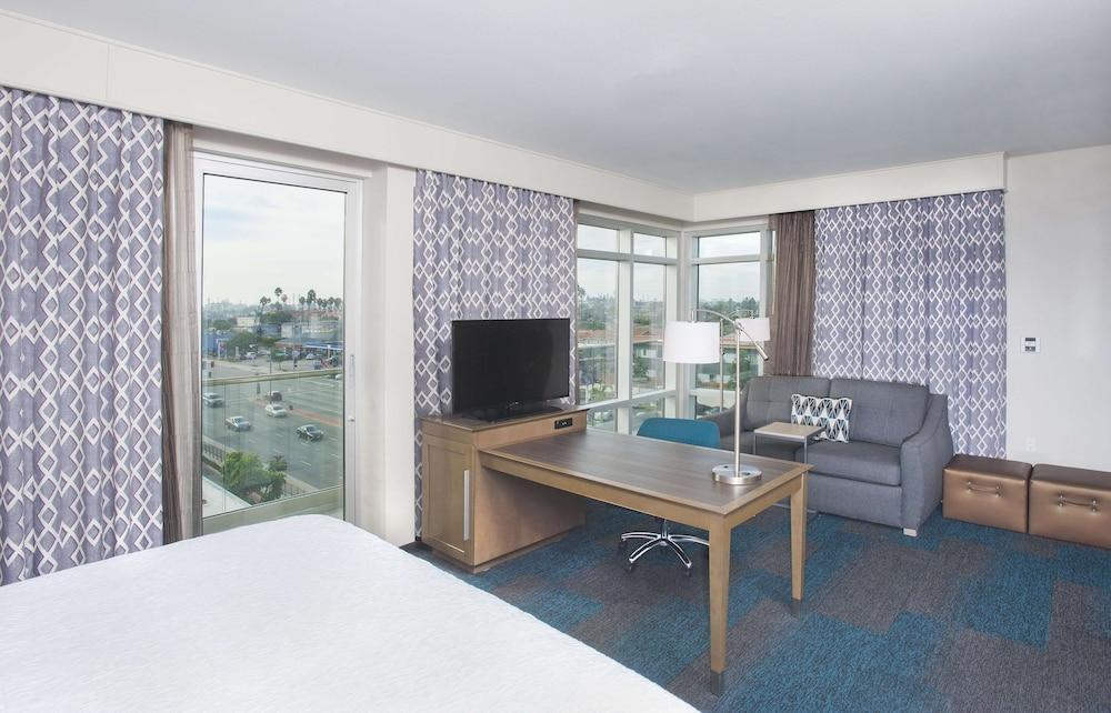 Foto de una habitación de Hotel Hampton Inn &amp;amp; Suites LAX El Segundo, CA