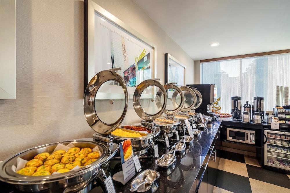Foto de restauración de Best Western Plus Plaza Hotel