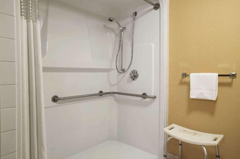 Foto del baño de Hotel Ramada by Wyndham Surrey/Langley