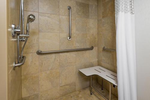 Foto del baño de Hotel Hampton Inn Buffalo-Airport Galleria Mall