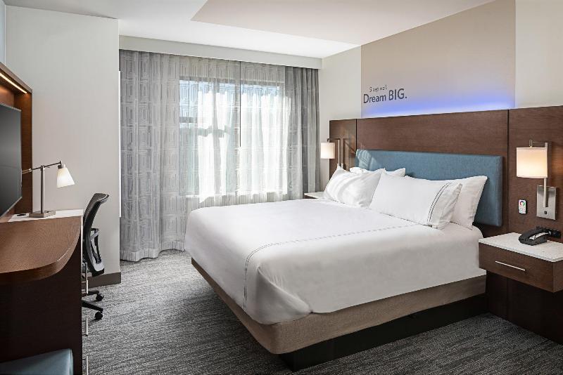 Foto de una habitación de EVEN Hotel Alpharetta - Avalon Area, an IHG Hotel