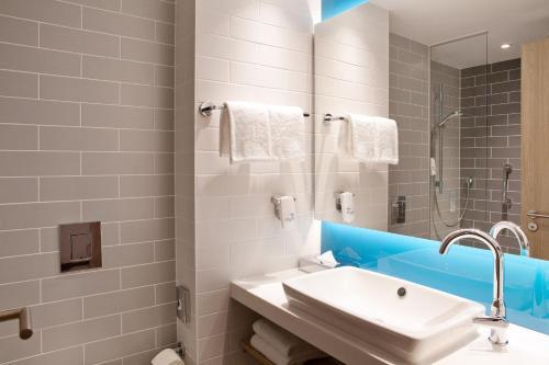 Foto del baño de Holiday Inn Express - Saarbrücken, an IHG Hotel
