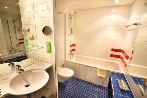 Foto del baño de Bio-Seehotel Zeulenroda