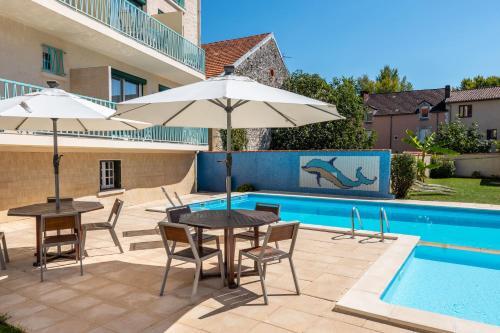 Außenansicht - Hotel Le Quercy
