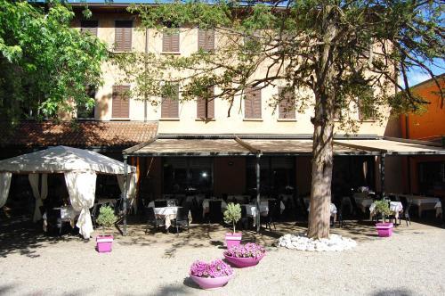 Foto del exterior de Albergo Ristorante Sant&amp;#039;Eustorgio
