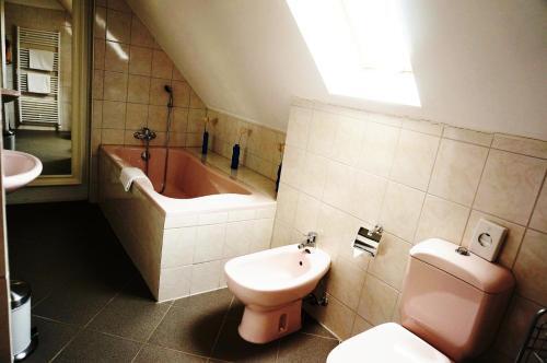 Foto del baño de Hotel Goldener Anker