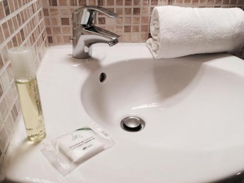 Foto del baño de Brit Hotel du Parc Niort