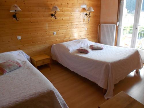 Foto de una habitación de Hôtel L&amp;#039;Orée du Bois
