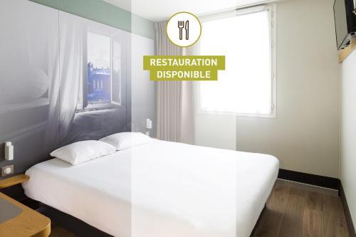 Foto de una habitación de B&amp;amp;B Hotel Pau Lescar