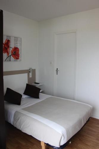 Room – Hotel Logis Les Cols Verts