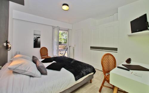 Room – Hotel Logis Les Cols Verts
