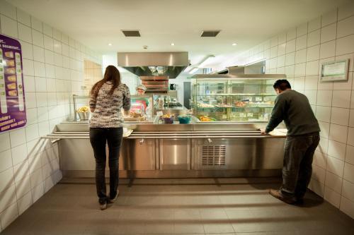Dining – Jacques Brel Youth Hostel
