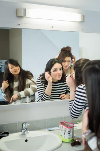 Bathroom – Jacques Brel Youth Hostel