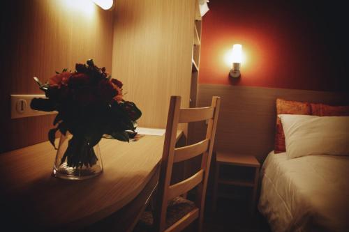 Foto de una habitación de La Roseraie - Hotel &amp;amp; Restaurant