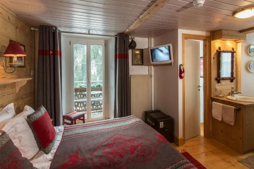 Foto de una habitación de Swiss Historic Hotel du Pillon, Grand Chalet des Bovets
