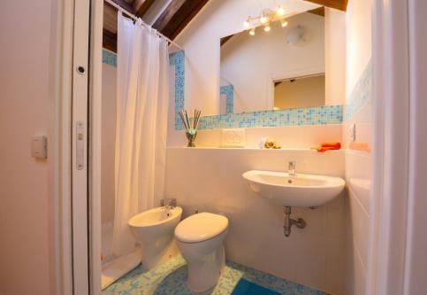 Foto del baño de Apartamentos Via Breda 120
