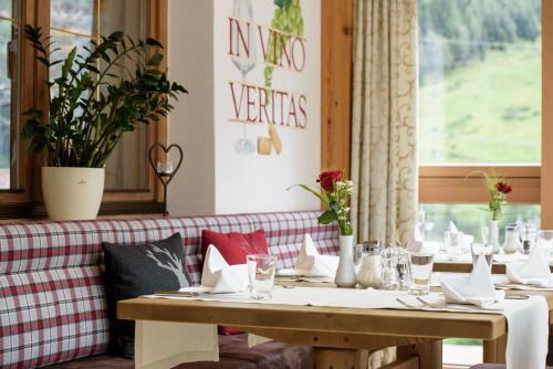 Dining – Hotel Traube