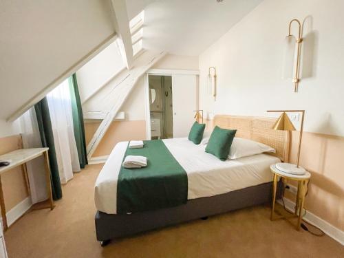 Room – Grand Hôtel Saint-Aignan