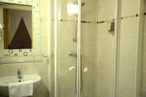 Bathroom – Grand Hôtel Saint-Aignan