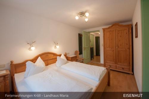 Room – Ferienwohnungen Kröll - Appartements Viktoria und Landhaus Maria