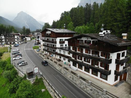 Foto del exterior de Hotel Des Alpes