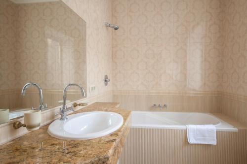 Bathroom – Business club hotel RAZUMOVSKY