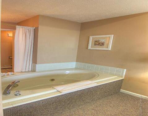 Bathroom – Pointes North Beachfront Resort Hotel