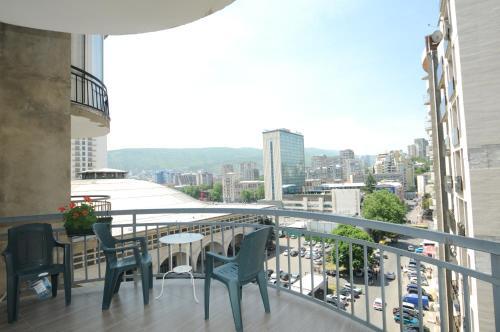Surrounding area – Sports Palace Apartment