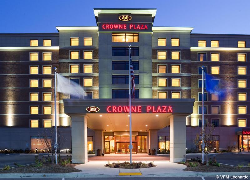 激安の West, Milwaukee Hotel Plaza Crowne Wauwatosa Reserving - ミニカー