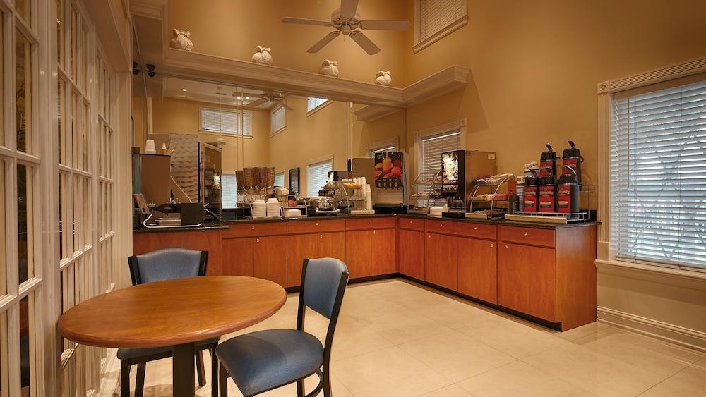 Foto de restauración de Hotel Best Western Plus Kingsland