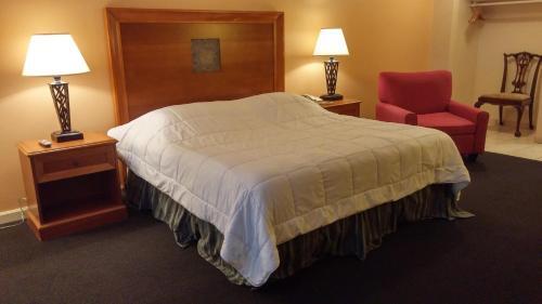 Room – Motel Grays Harbor Inn &amp;amp; Suites