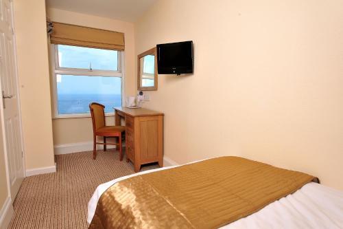 Room – Pentire Hotel